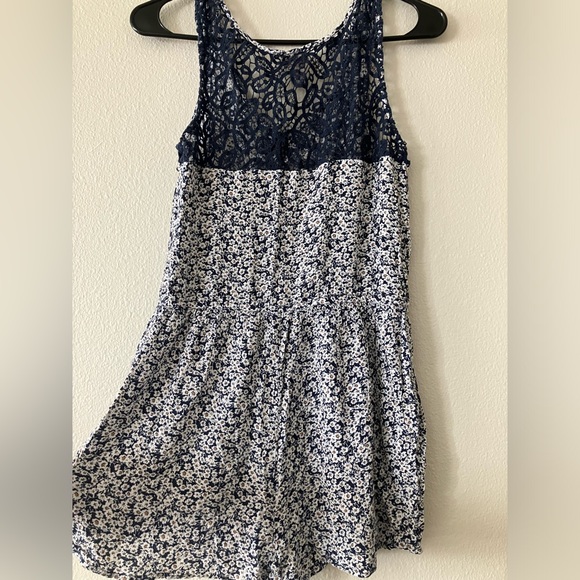 🌸 3/$15 EUC Cape juby romper - Picture 5 of 14